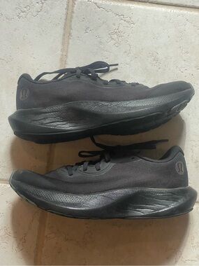 W Split Shift Running Shoe